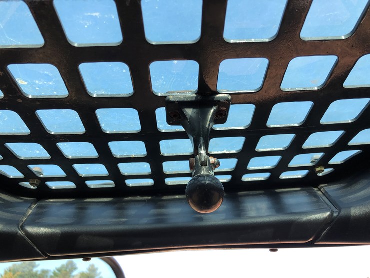 2014-bobcat-s650-image-68