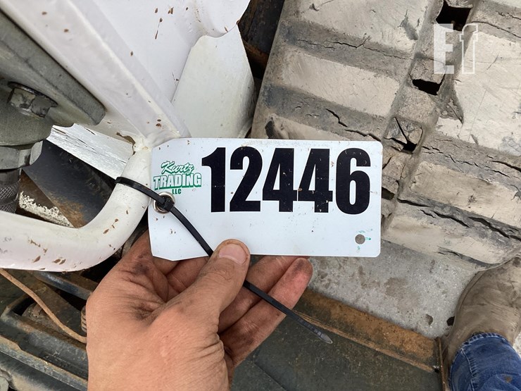 2019-bobcat-t740-image-21