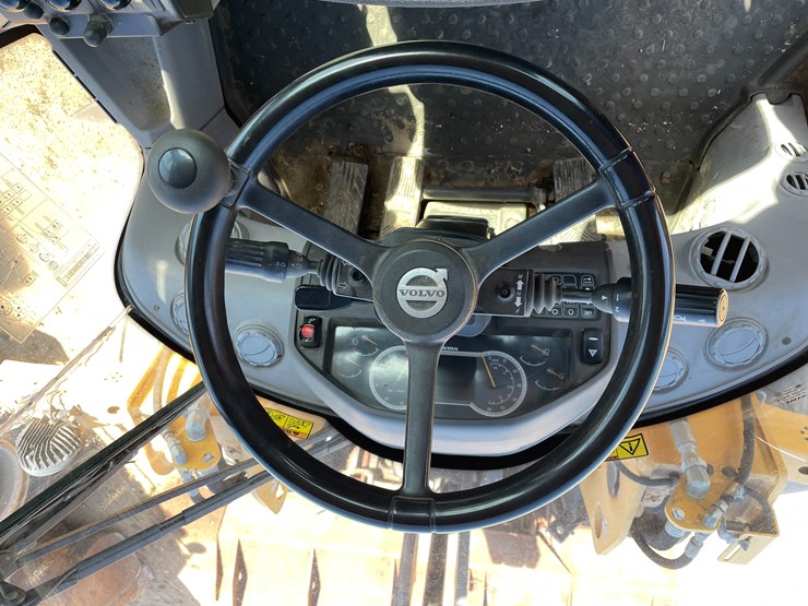 2015-volvo-l70h-image-51