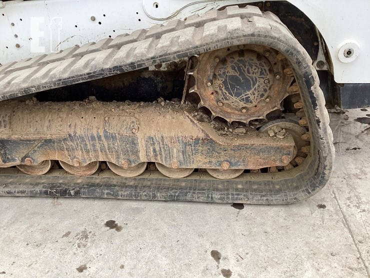 2019-bobcat-t740-image-11