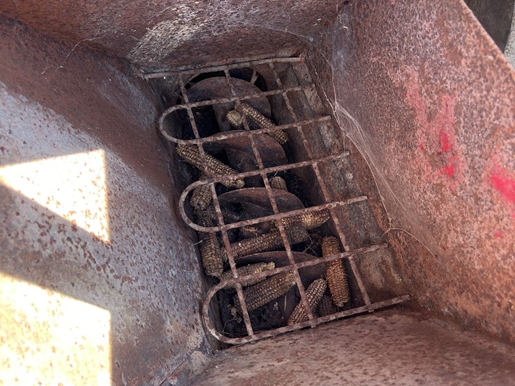 new-holland-355-image-9