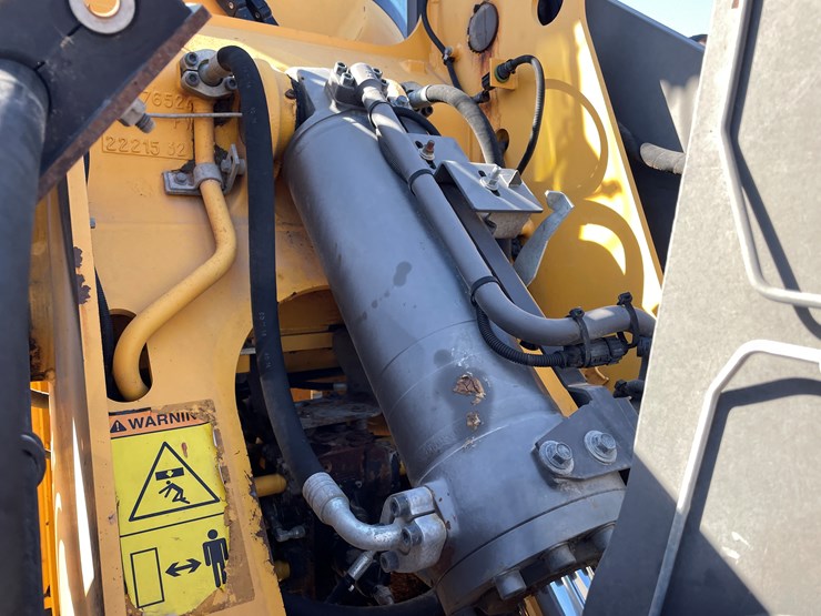 2015-volvo-l70h-image-43