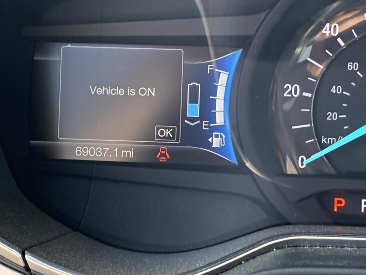 2016-ford-fusion-sedan-image-16