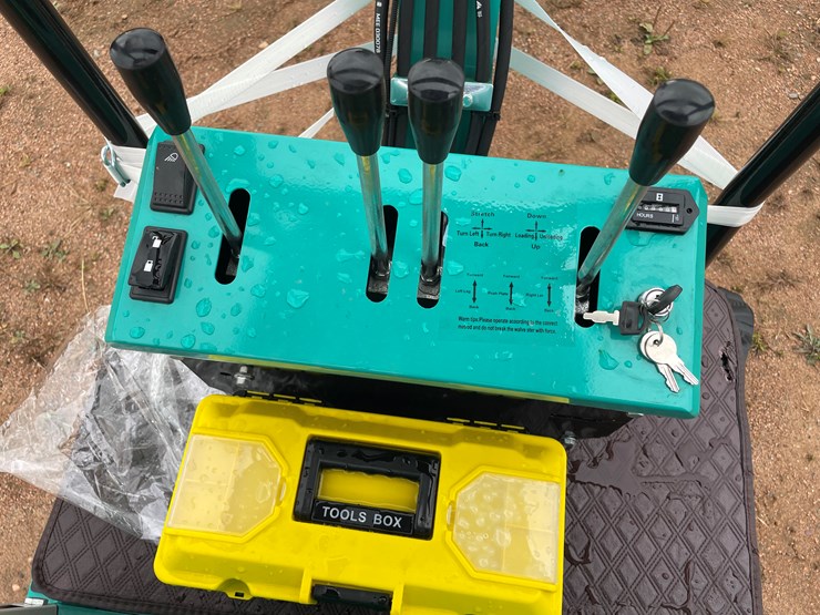 #1696-•-agt-mh12rx-mini-excavator-image-13