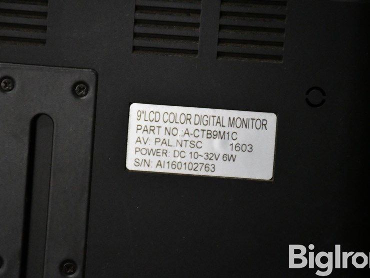 cab-cam-backup-tractor-cameras-image-15