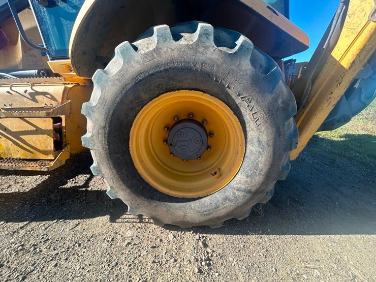 2004-volvo-bl70-image-16