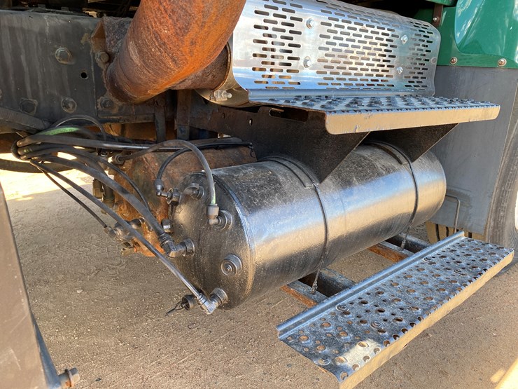 2003-international-7400-image-21