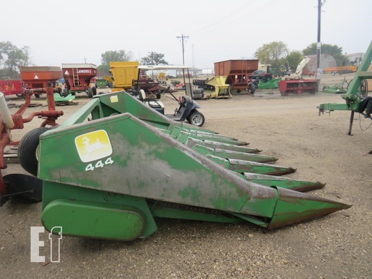john-deere-444-image-3