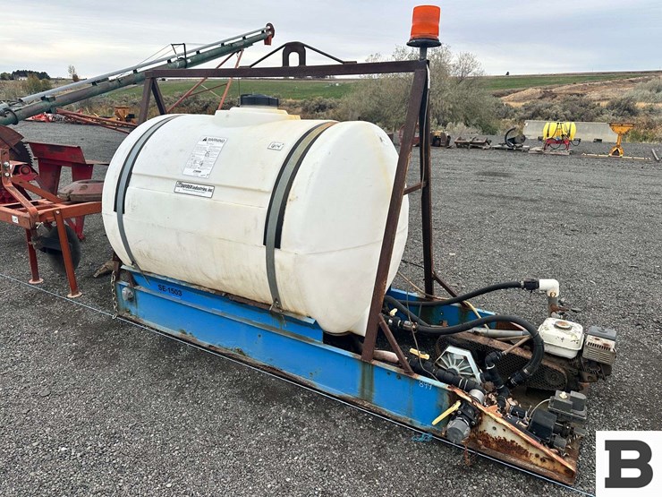 snyder-tank-sprayer-image-1