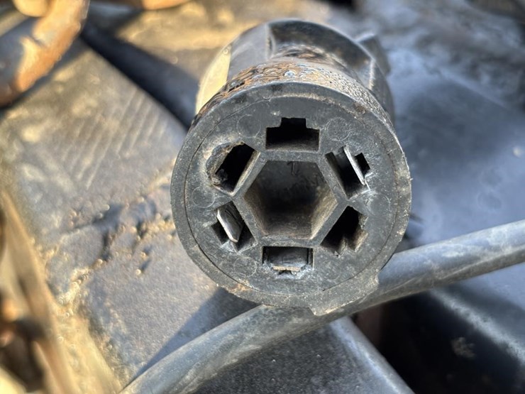 2004-unknown-trailer-image-76