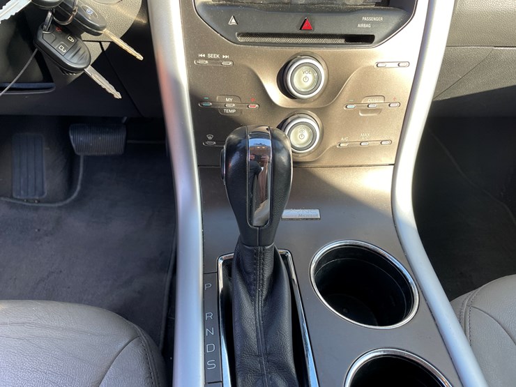 2013-ford-edge-image-27