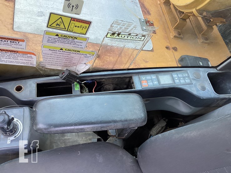 2015-morooka-mst2200vd-image-12