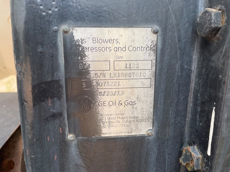 2011-peterbilt-365-image-52