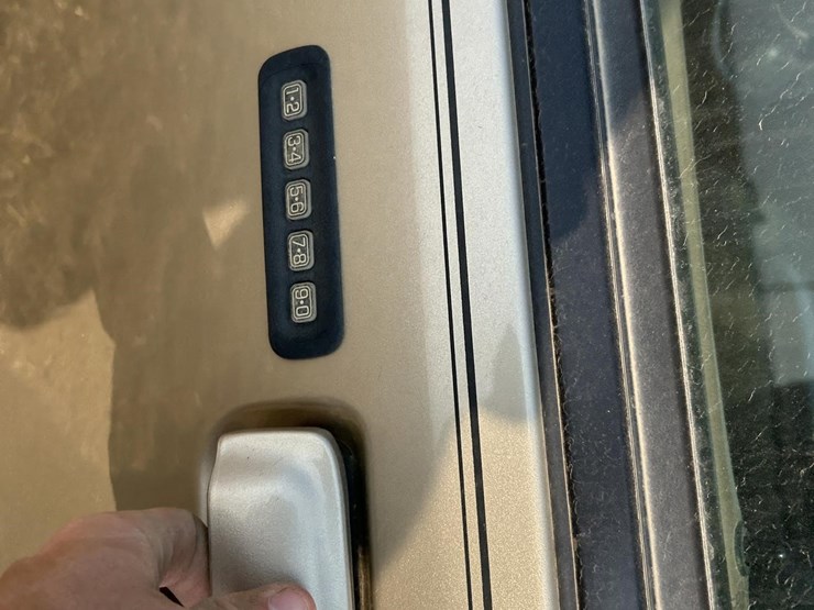 2001-ford-explorer-xlt-image-10