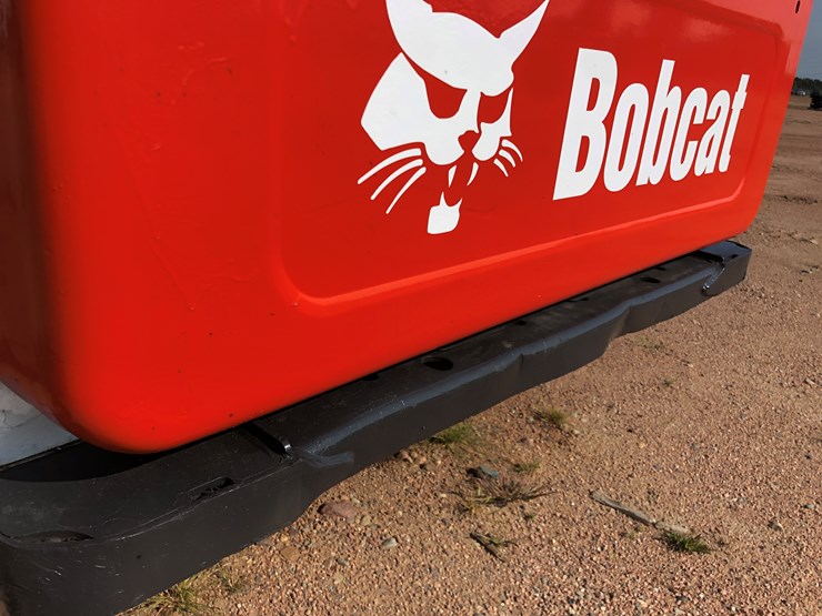 2014-bobcat-s650-image-52