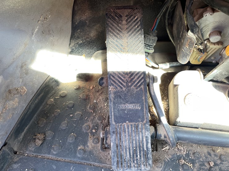 2015-volvo-l70h-image-47