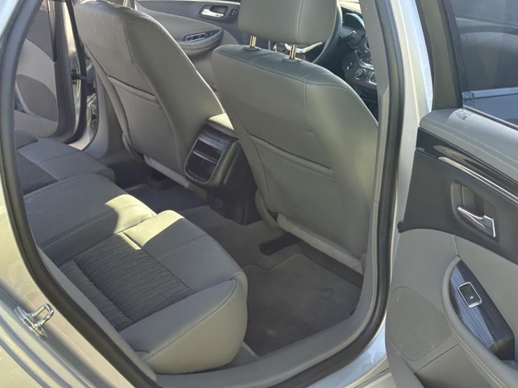 2019-chevrolet-impala-sedan-image-9