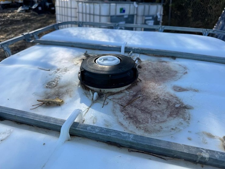 water-tank-tote-image-6