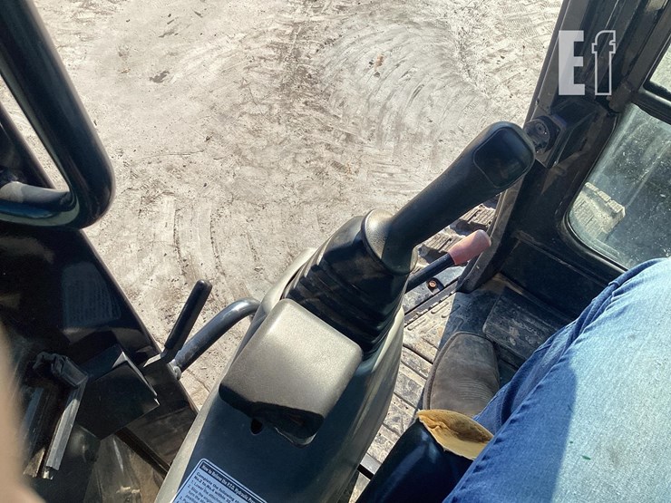 2018-yanmar-vio55-6a-image-18