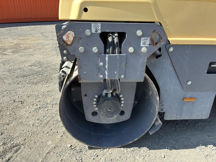 2015-dynapac-cc1200-image-5