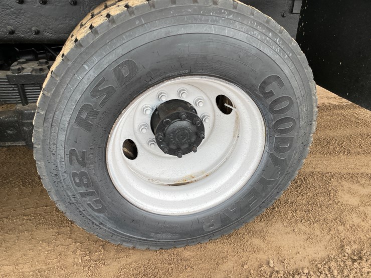 2004-international-7400-image-25