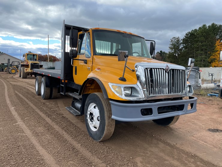2004-international-7400-image-3