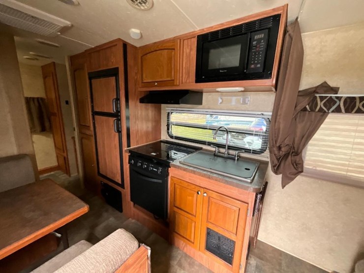 2015-forest-river-flagstaff-microlite-camper-image-15