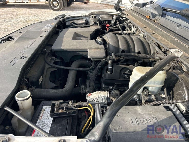 2016-chevrolet-tahoe-image-8