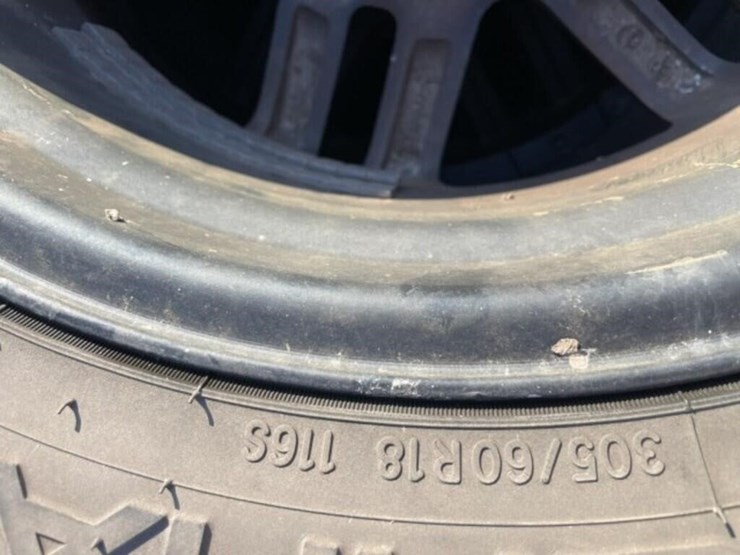 2--set-of-4-tires,-1-set-rims-image-11