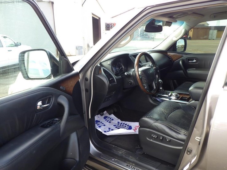 2011-infiniti-qx56-image-5