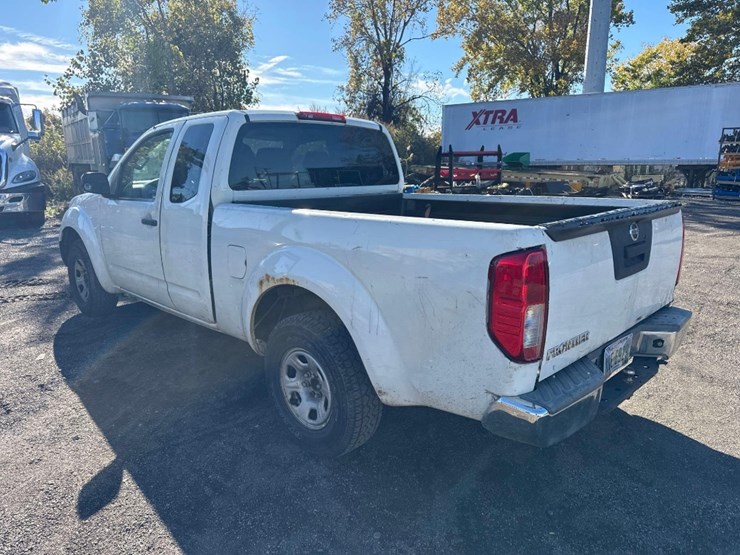 2013-nissan-frontier-image-9
