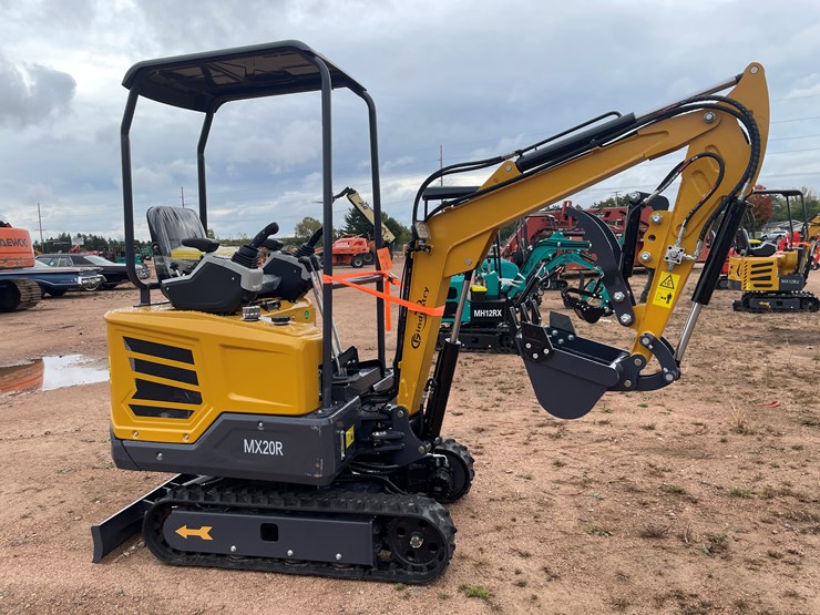 #1796-•-agt-mx20r-mini-excavator-image-4