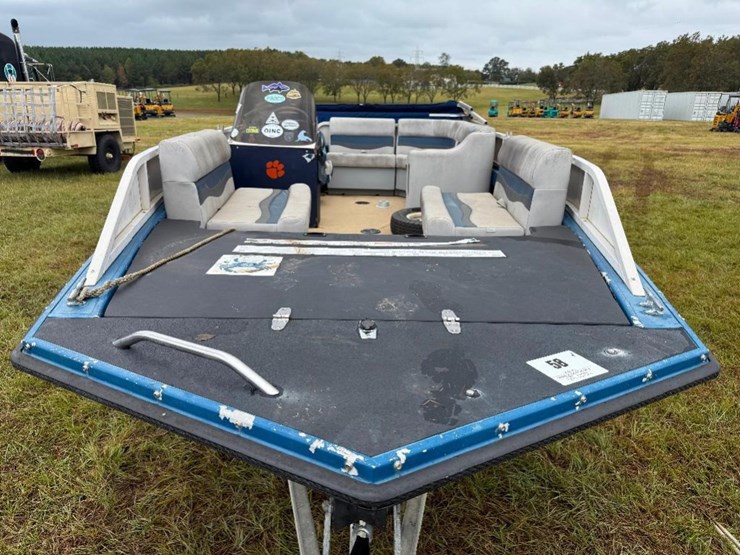 1998-crestliner-rampage-2000-deck-boat-(90hp-2-image-4