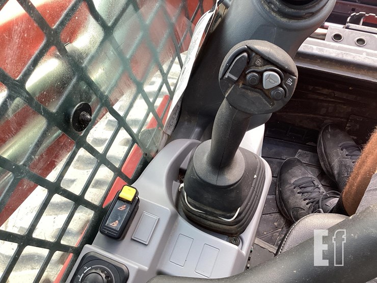 2024-kubota-svl75-3-image-15