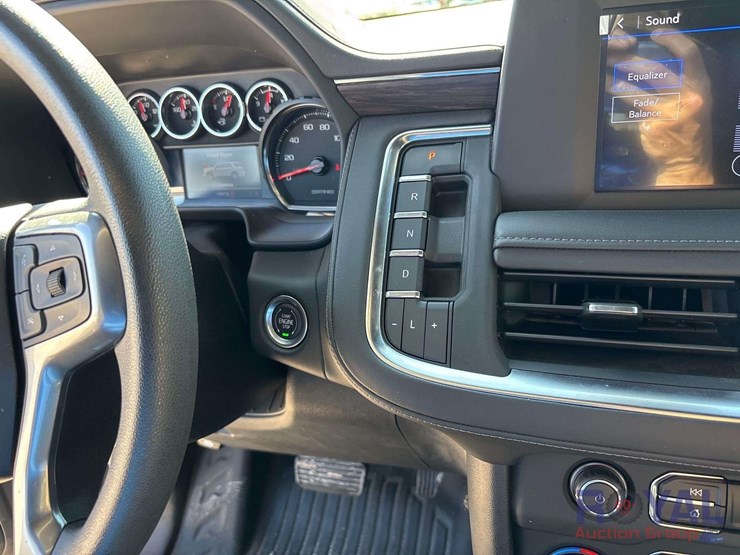 2023-chevrolet-tahoe-image-16