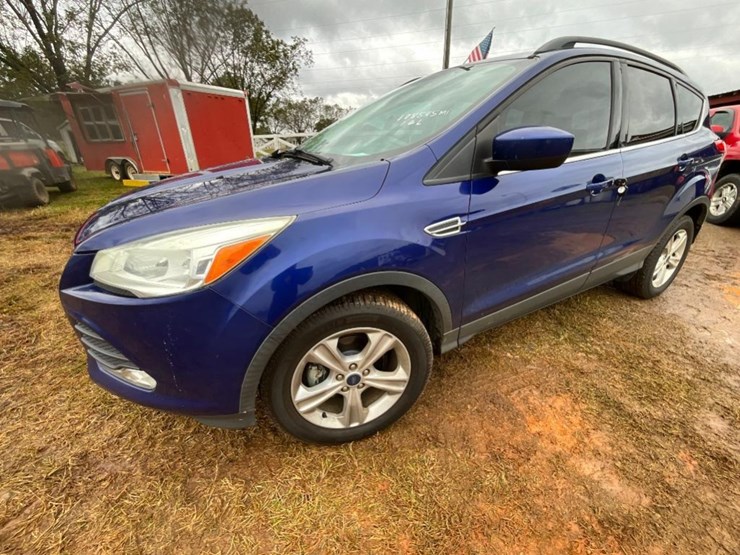 2015-ford-escape-se-image-3