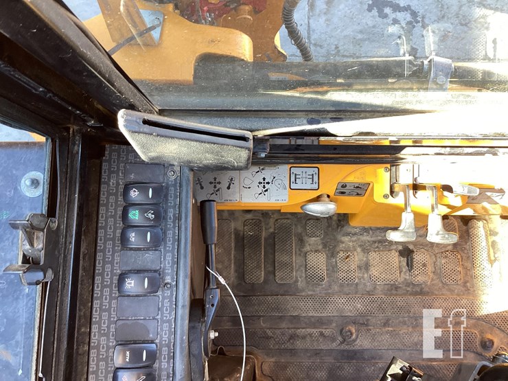 2021-jcb-1cxt-image-16