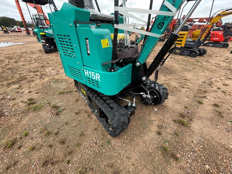 #1688-•-agt-h15r-mini-excavator-image-9
