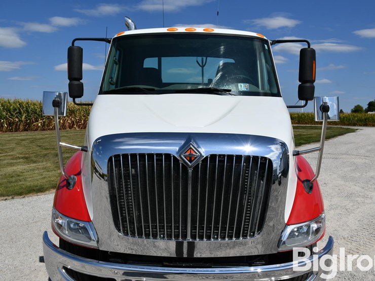 2012-international-8600-image-10