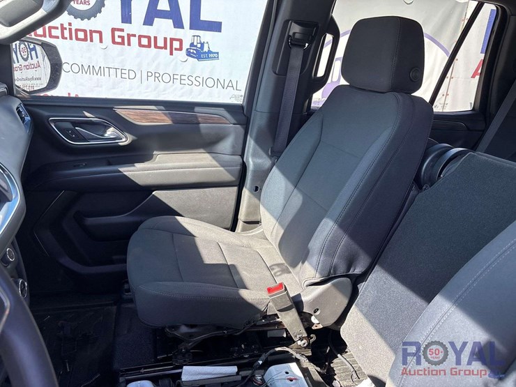 2023-chevrolet-tahoe-image-23