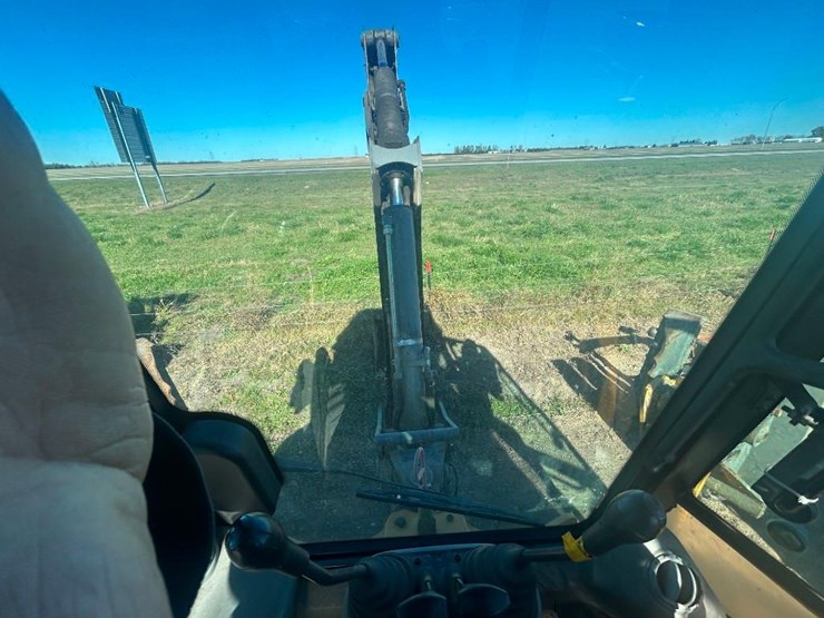 2004-volvo-bl70-image-29