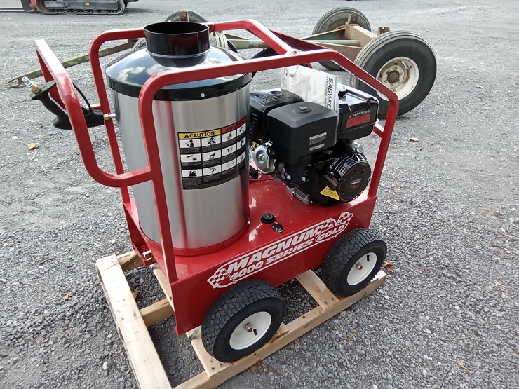 #859-•-magnum-4000-series-gold-hot-water-pressure-washer-image-5