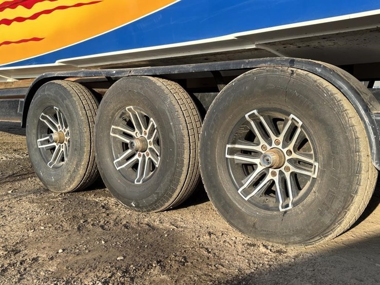 2004-unknown-trailer-image-82