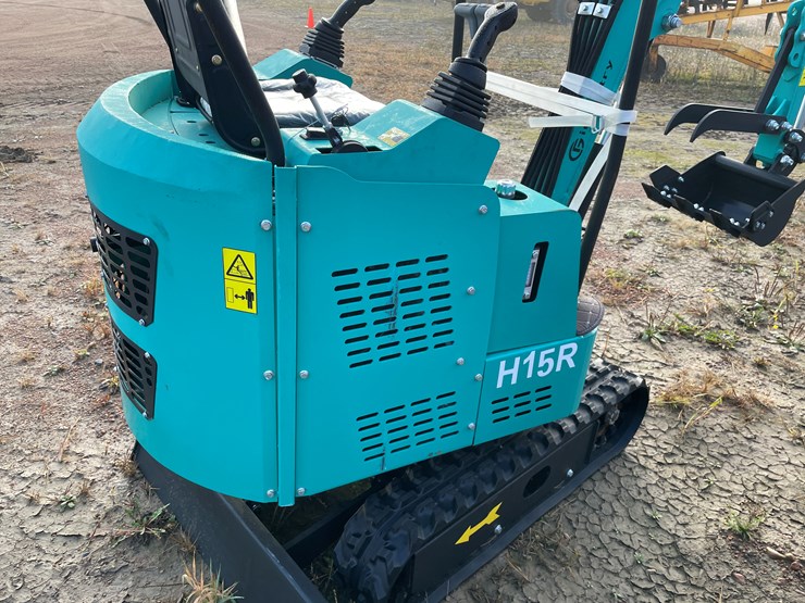 #1690-•-agt-h15r-mini-excavator-image-10