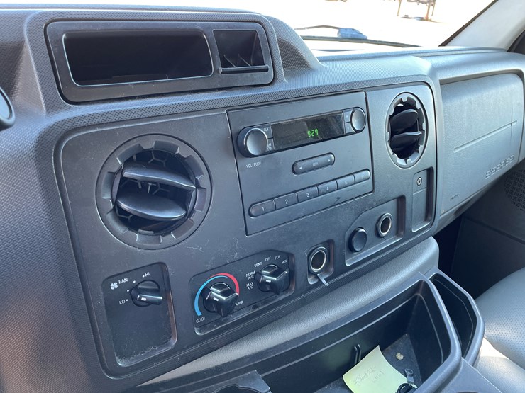 2018-ford-e450-image-37