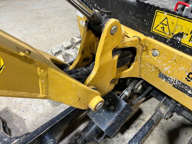 2019-caterpillar-301.7-image-13