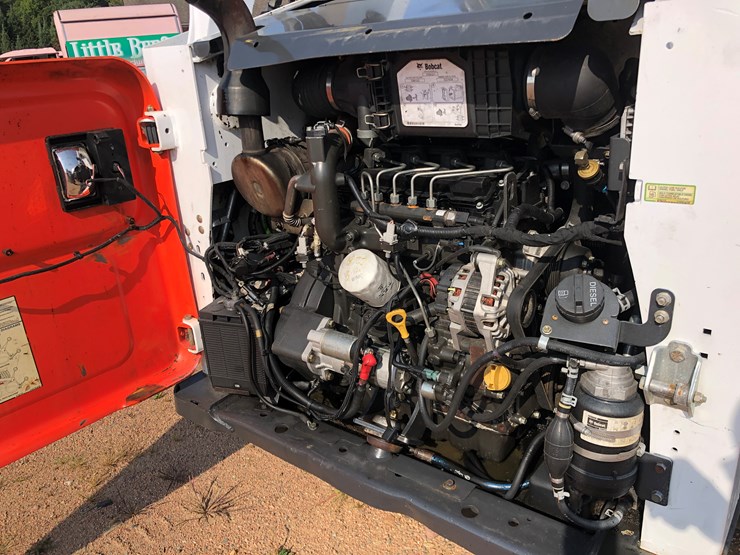 2014-bobcat-s650-image-46