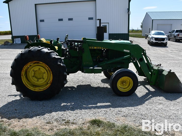 1977-john-deere-2440-image-4