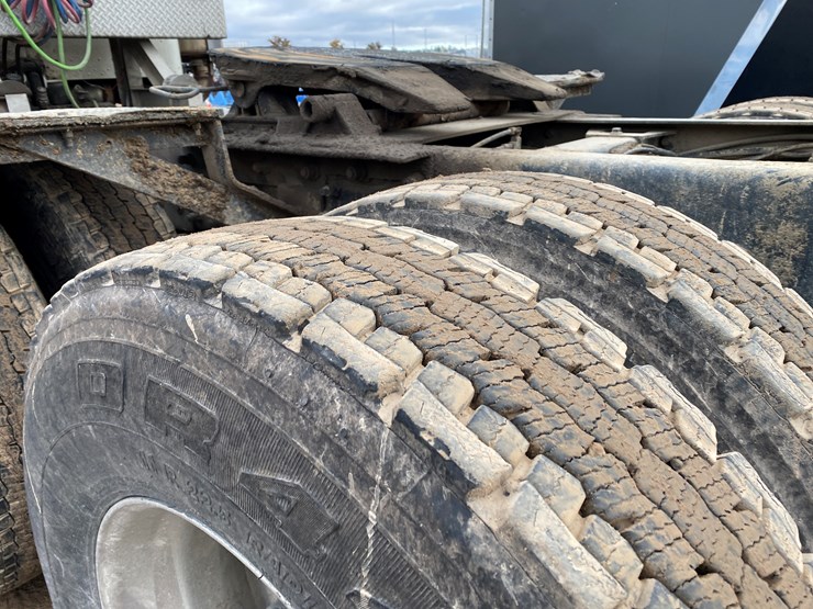 peterbilt-357-image-23