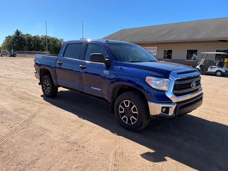 2015-toyota-tundra-sr5-image-7